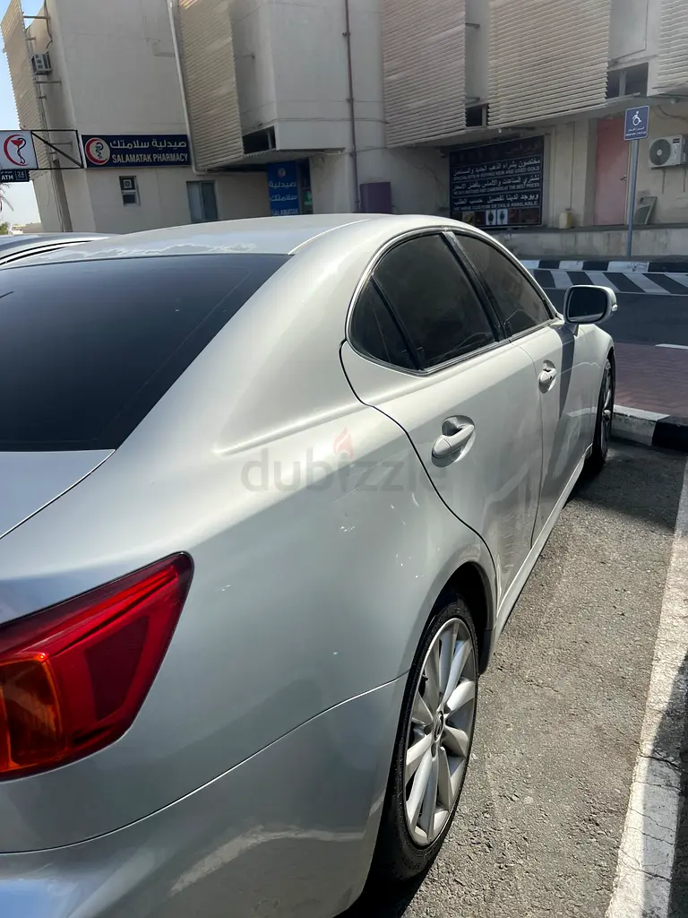 Well Maintained 2009 Lexus IS 300 | GCC Specs | Reliable Luxury - Image 4