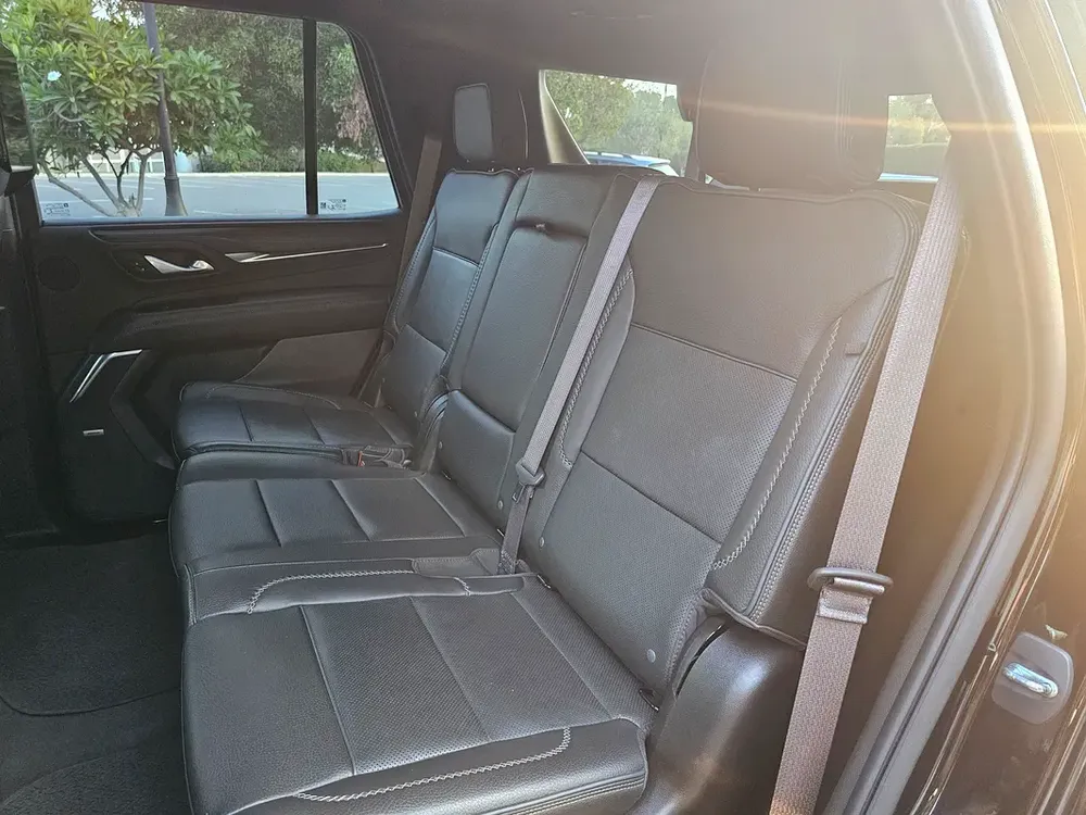 GMC YUKON DENALI ORIGINAL BLACK EDITION - Image 12