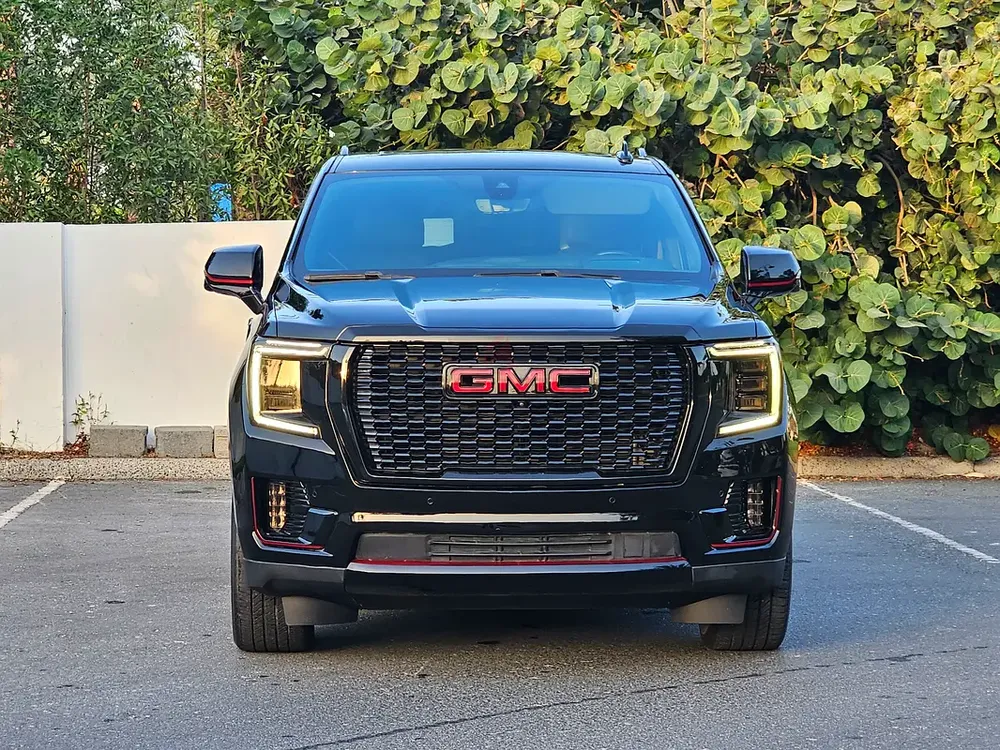 GMC YUKON DENALI ORIGINAL BLACK EDITION - Image 8