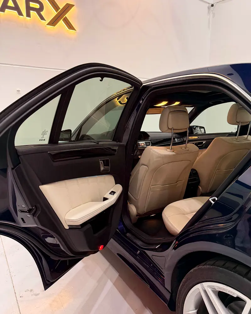 Mercedes-Benz E300 | E-Class | GCC | Premium Sedan | Excellent Condition. - Image 11