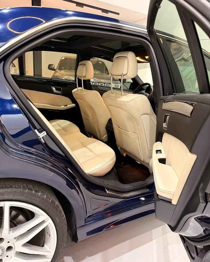 Mercedes-Benz E300 | E-Class | GCC | Premium Sedan | Excellent Condition. - Image 12