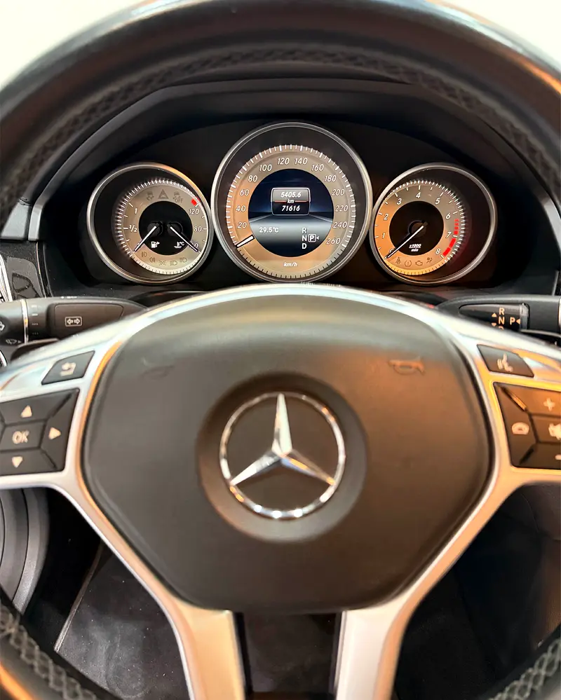 Mercedes-Benz E300 | E-Class | GCC | Premium Sedan | Excellent Condition. - Image 16
