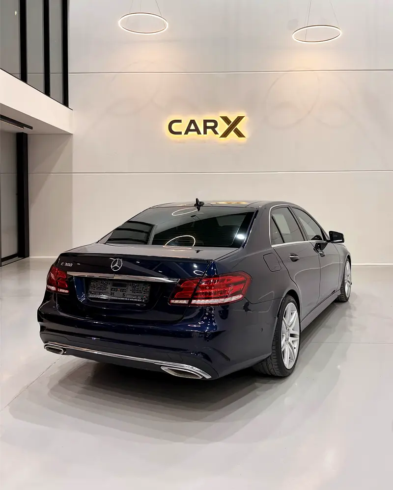Mercedes-Benz E300 | E-Class | GCC | Premium Sedan | Excellent Condition. - Image 5