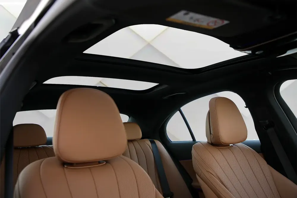 MERECEDS BENZ E 300 4MATIC - 2025 - FULLY LOADED - BRAND NEW - Image 11