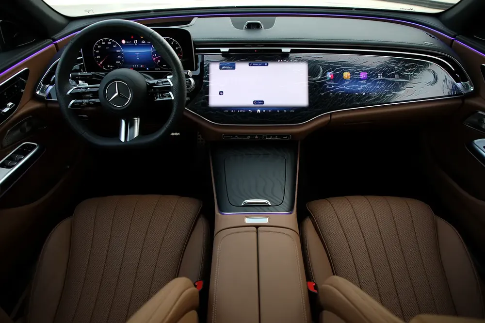 MERECEDS BENZ E 300 4MATIC - 2025 - FULLY LOADED - BRAND NEW - Image 13