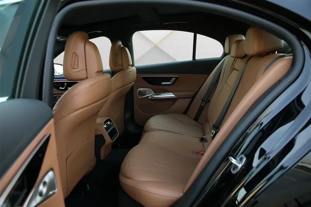 MERECEDS BENZ E 300 4MATIC - 2025 - FULLY LOADED - BRAND NEW - Image 16