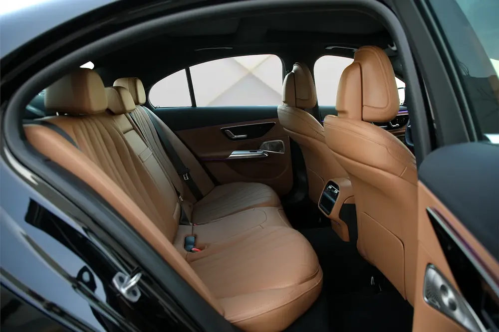 MERECEDS BENZ E 300 4MATIC - 2025 - FULLY LOADED - BRAND NEW - Image 17