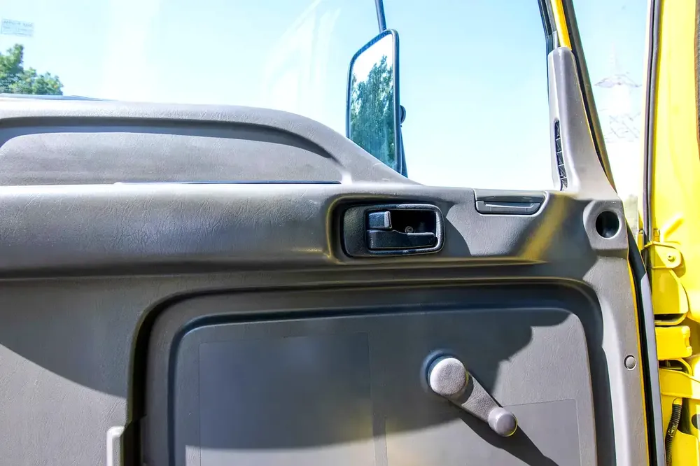 Isuzu FSR Box | 7 Ton Truck | Diesel | GCC Specs | Ref#I02612 - Image 13