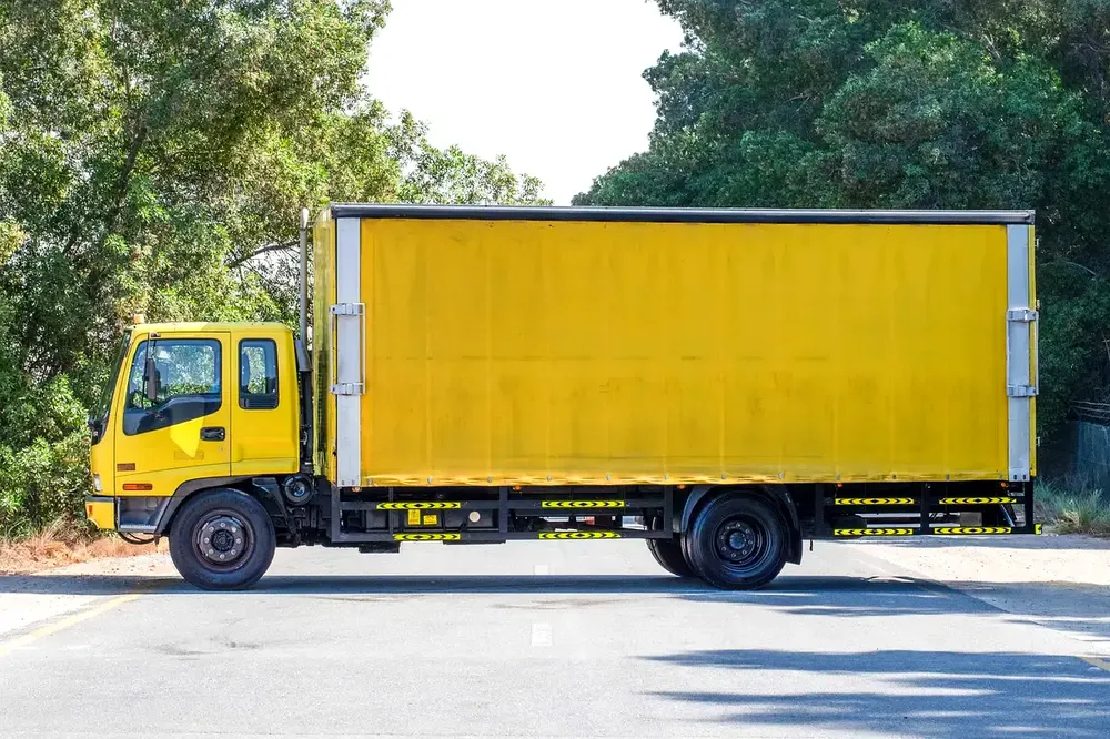 Isuzu FSR Box | 7 Ton Truck | Diesel | GCC Specs | Ref#I02612 - Image 4