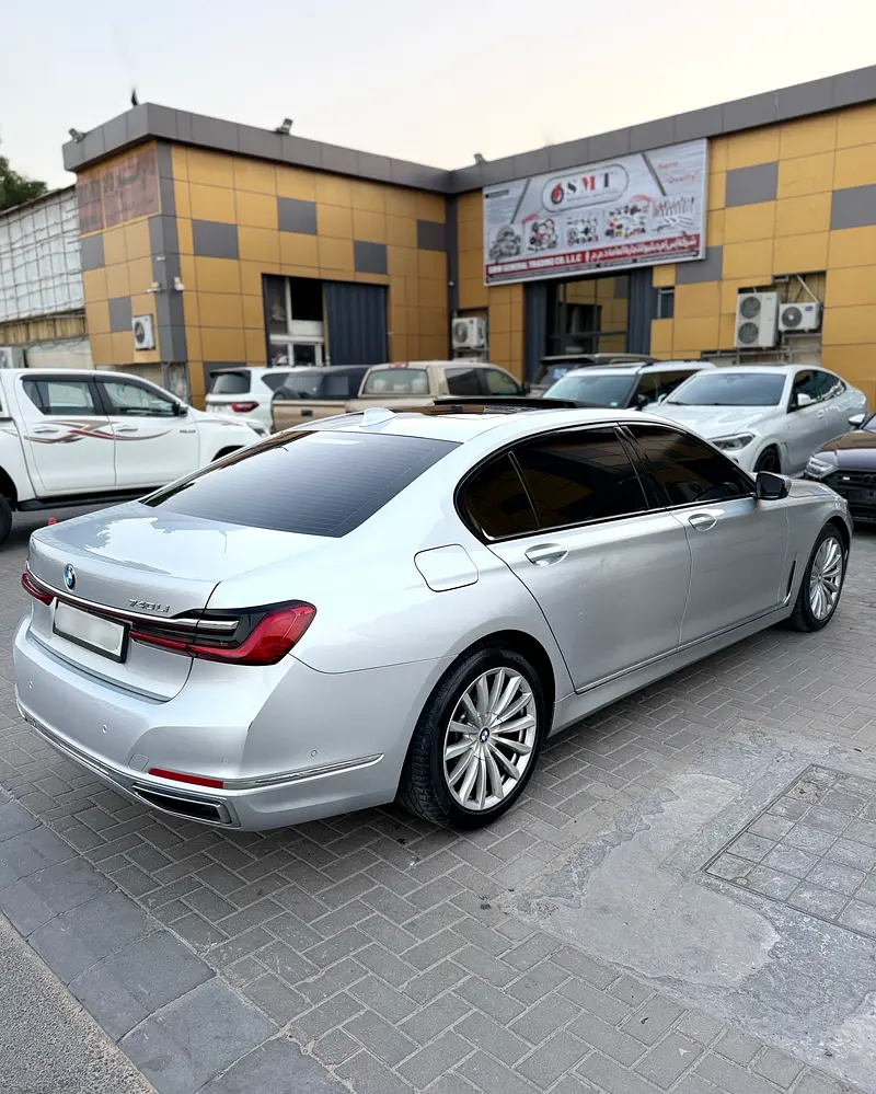 0% DP - 2020 BMW 740li Luxury | GCC Specs | Low Mileage - Image 5