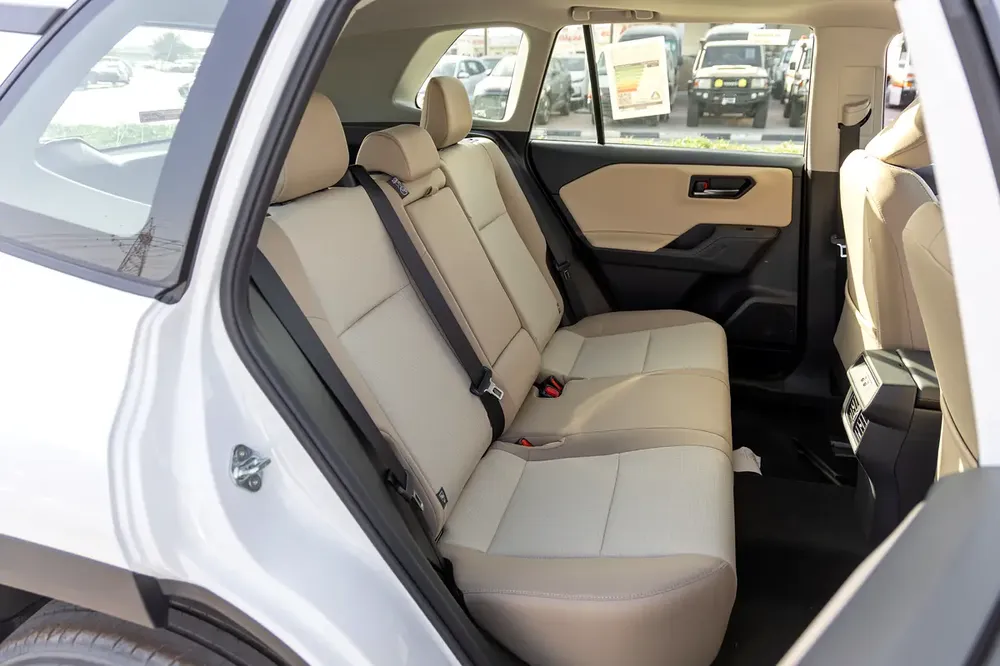 Toyota RAV4 XLE | 2026 | GCC | BRAND NEW | AWD | V4 2.0L | White | (EXPORT) - Image 11
