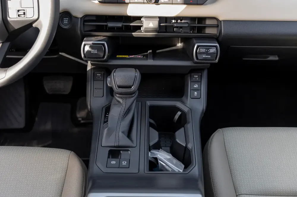 Toyota RAV4 XLE | 2026 | GCC | BRAND NEW | AWD | V4 2.0L | White | (EXPORT) - Image 16