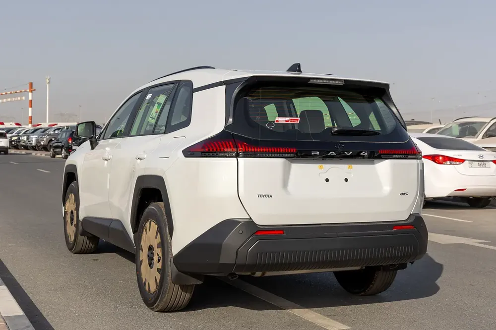 Toyota RAV4 XLE | 2026 | GCC | BRAND NEW | AWD | V4 2.0L | White | (EXPORT) - Image 6