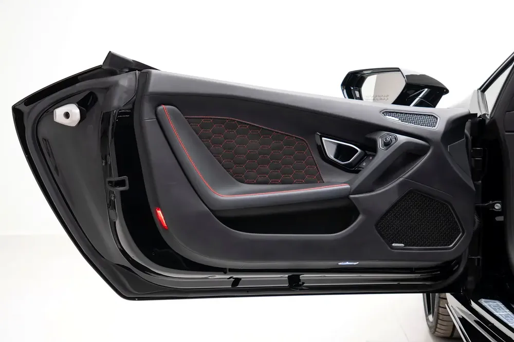 GCC SPECS ULTIMATE MOTORS WARRANTY/SERVICE - 2023 LAMBORGHINI HURACAN EVO SPYDER - Image 14