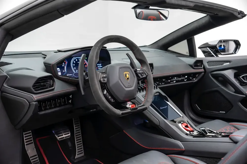 GCC SPECS ULTIMATE MOTORS WARRANTY/SERVICE - 2023 LAMBORGHINI HURACAN EVO SPYDER - Image 9