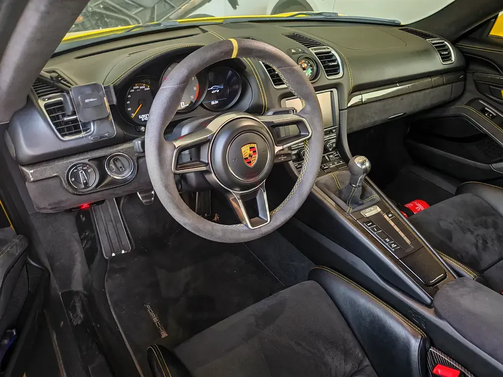 Porsche Cayman GT4 - Image 8