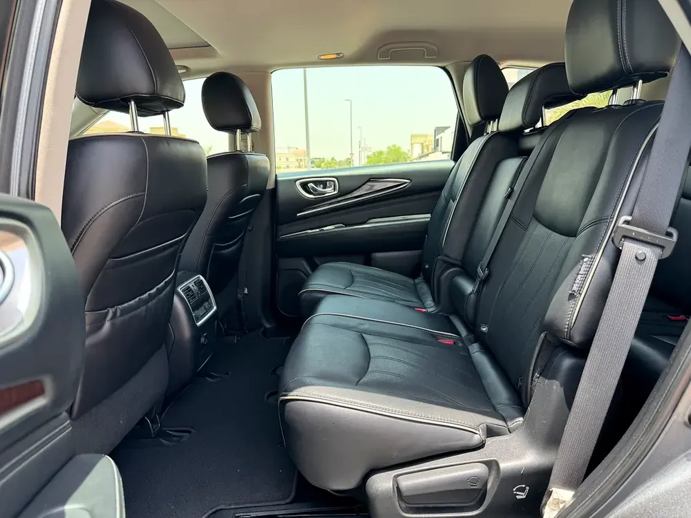 Infiniti QX60 Luxury 2018 - GCC Specs - Excellent Condition - Image 12