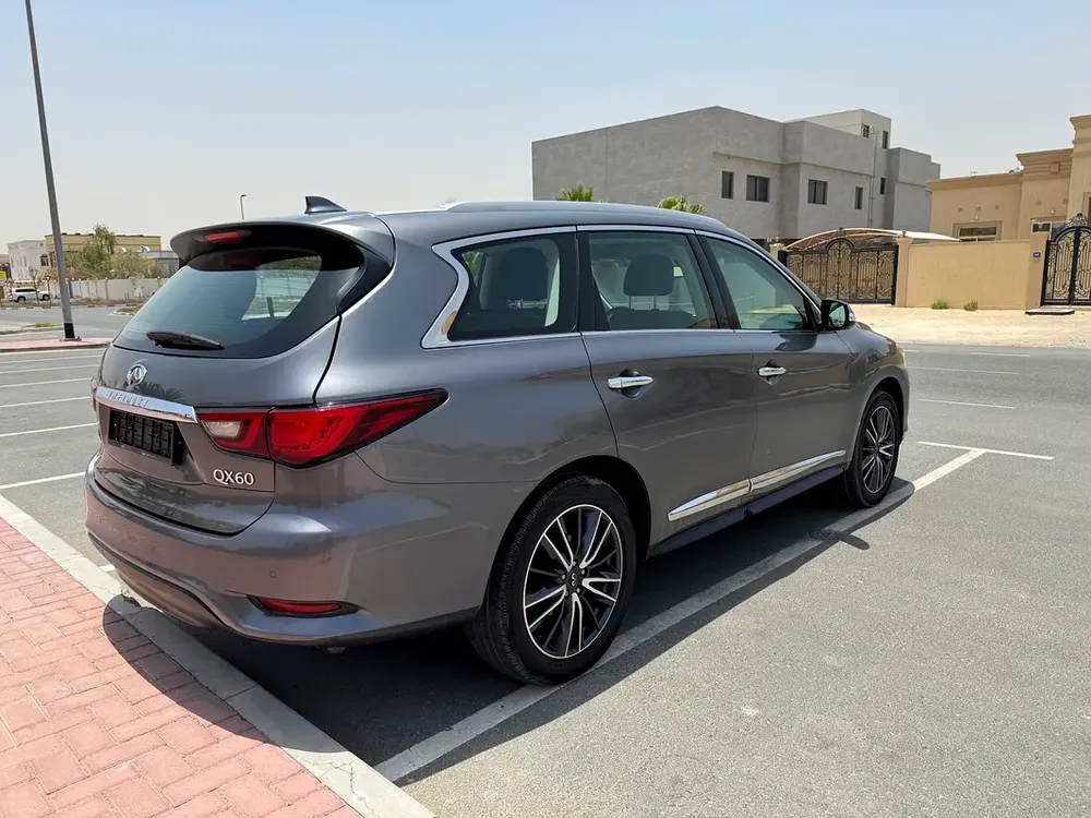 Infiniti QX60 Luxury 2018 - GCC Specs - Excellent Condition - Image 16