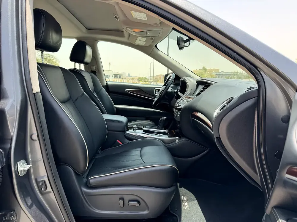 Infiniti QX60 Luxury 2018 - GCC Specs - Excellent Condition - Image 4