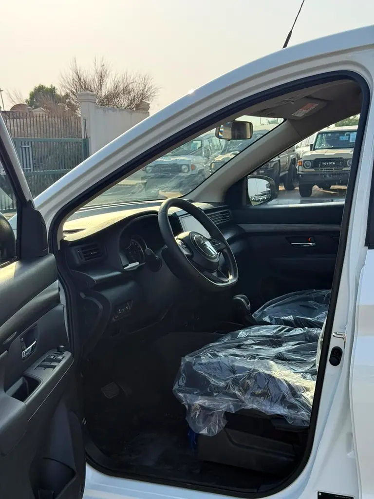 Suzuki Ertiga GLX 2026 - Brand New 7-Seater - GCC Specs - Image 9