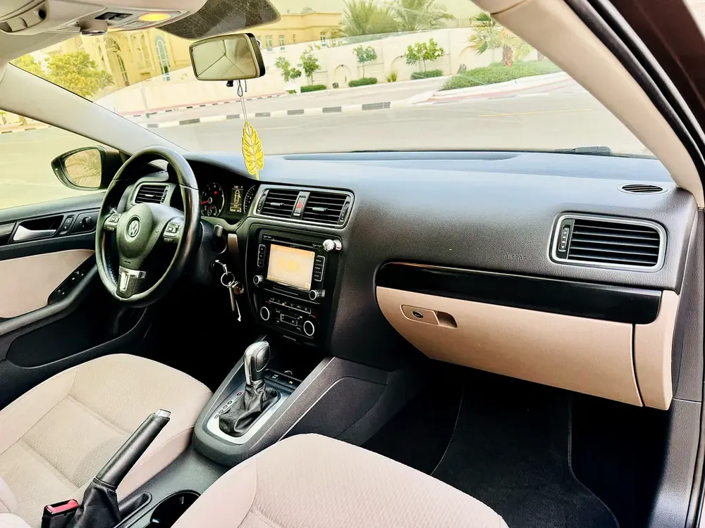 2012 VOLKSWAGEN JETTA 2.0L GCC SPECIFICATION FULL OPTION IN EXCELLENT CONDITION - Image 18