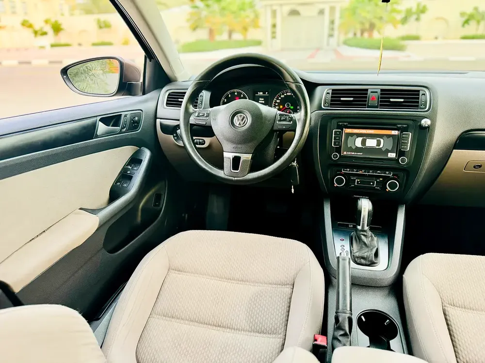2012 VOLKSWAGEN JETTA 2.0L GCC SPECIFICATION FULL OPTION IN EXCELLENT CONDITION - Image 19