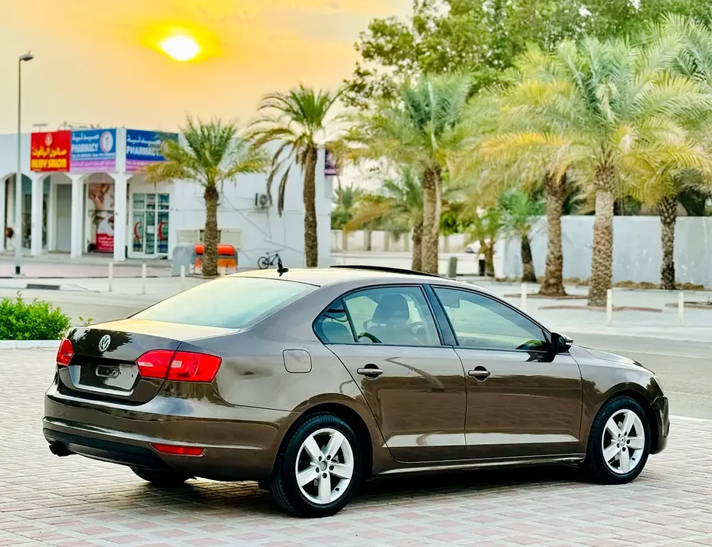 2012 VOLKSWAGEN JETTA 2.0L GCC SPECIFICATION FULL OPTION IN EXCELLENT CONDITION - Image 7