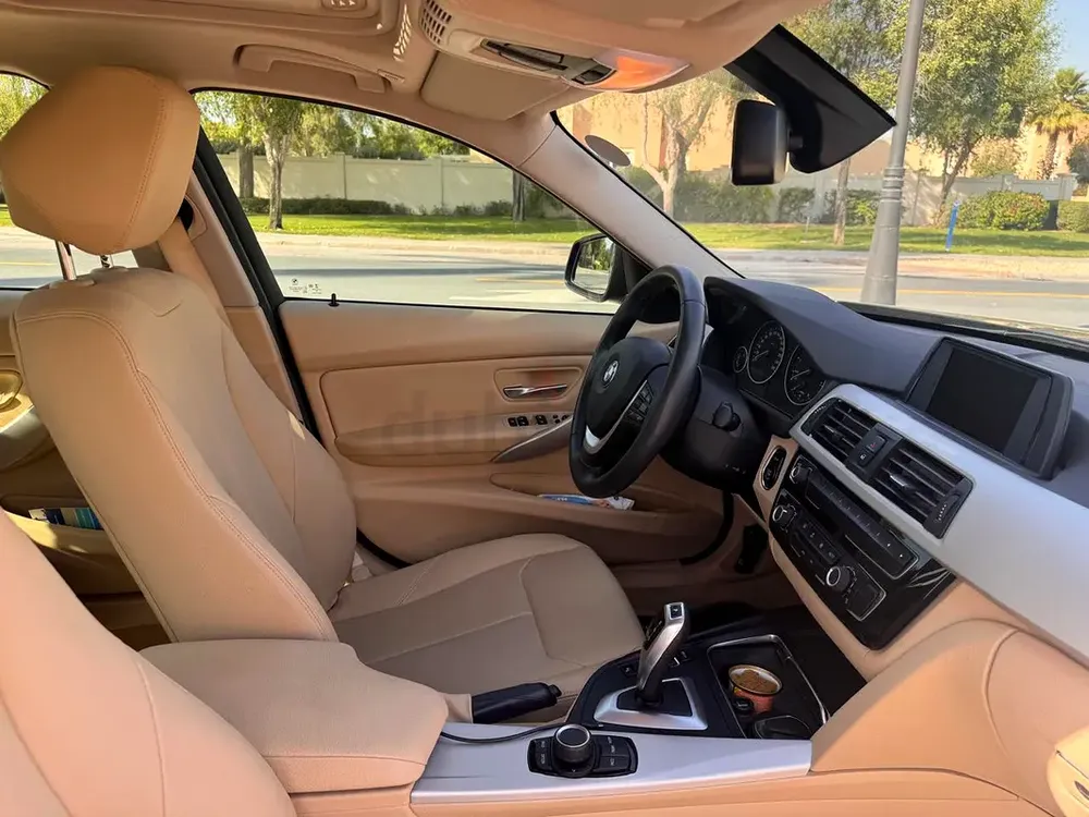 BMW 3-Series 318i 2019 GCC Specs - Image 10