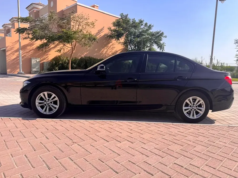 BMW 3-Series 318i 2019 GCC Specs - Image 4