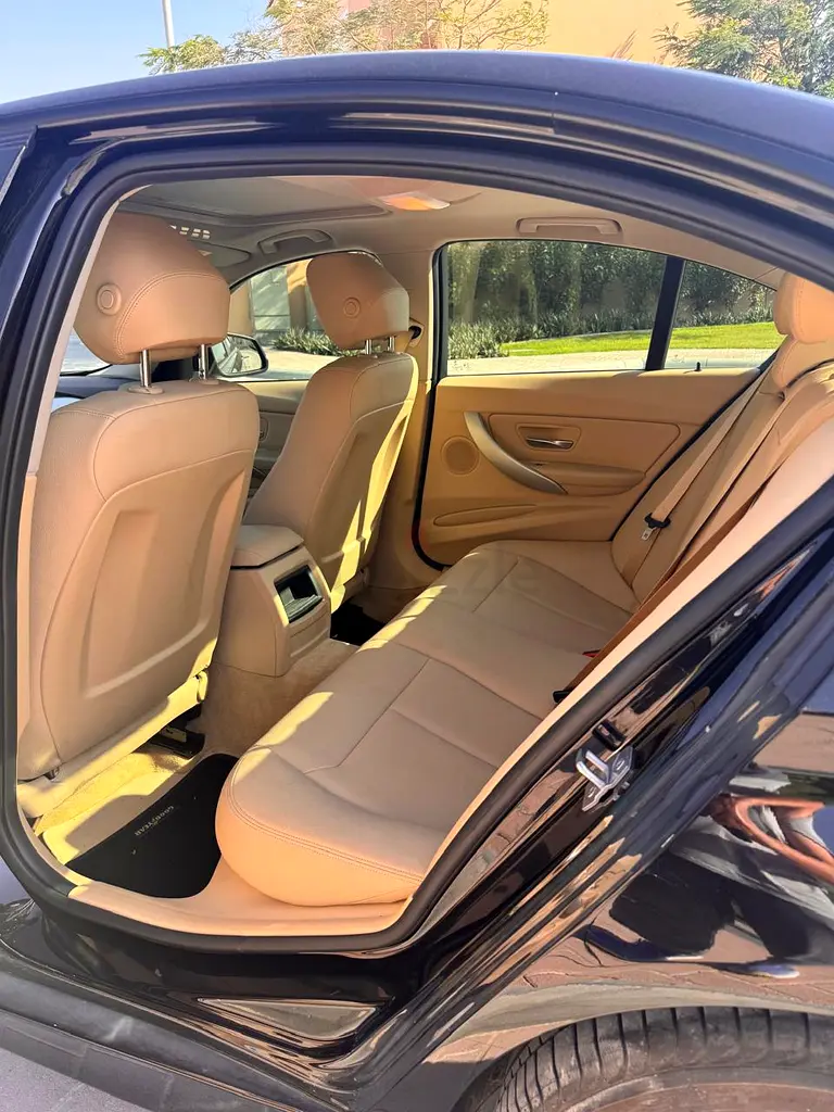 BMW 3-Series 318i 2019 GCC Specs - Image 9