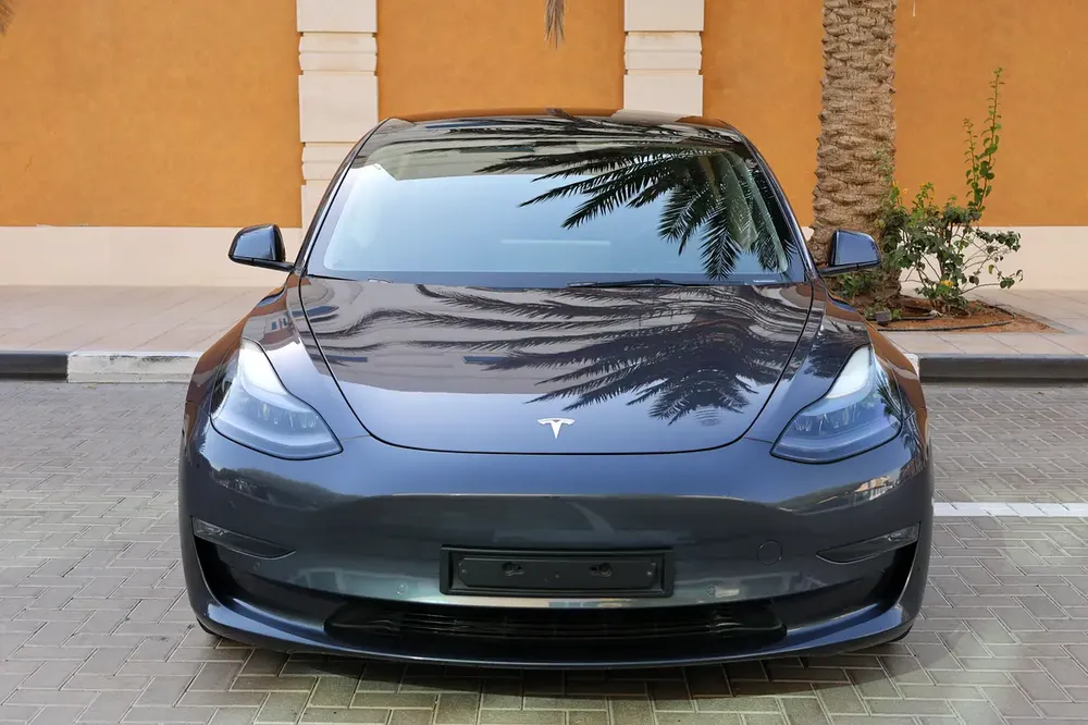 TESLA MODEL 3 PERFORMANCE - GCC SPECS - UNDER WARRANTY - FULL SERVICE HISTORY - ACCIDENT FREE - - Image 11