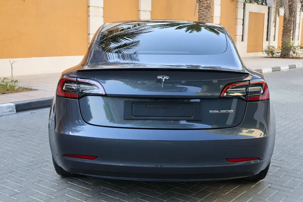 TESLA MODEL 3 PERFORMANCE - GCC SPECS - UNDER WARRANTY - FULL SERVICE HISTORY - ACCIDENT FREE - - Image 12