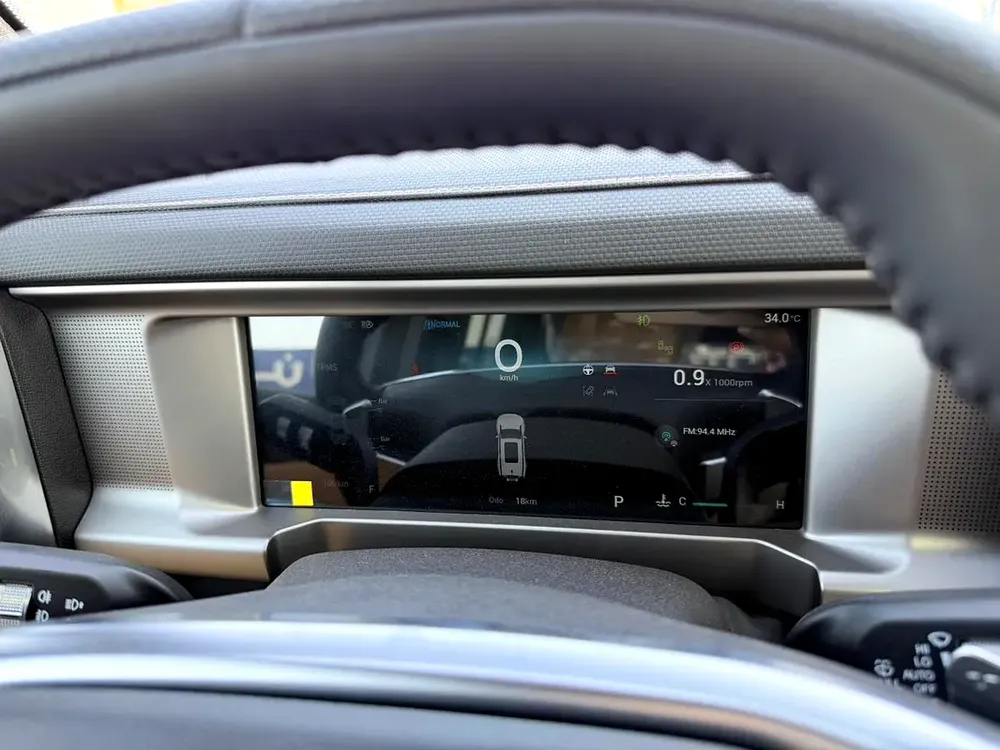 JETOUR T2 2.0L PET BLACK 2025 - Image 16