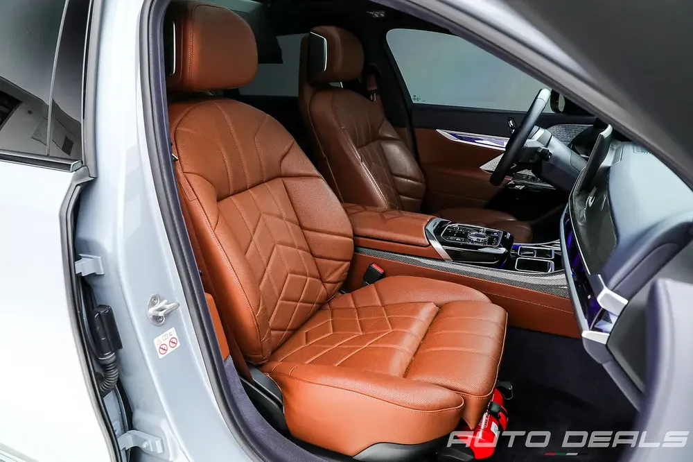 2023 BMW i7 X Drive 60 | GCC Specs | Under Warranty | Service Contract | Excellent Condition - Image 17