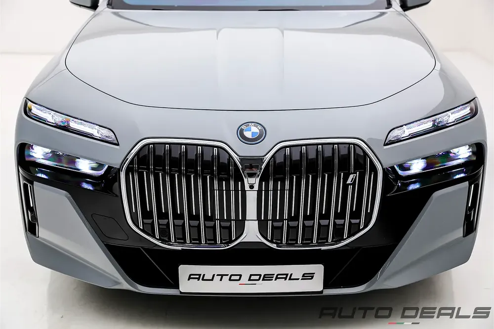 2023 BMW i7 X Drive 60 | GCC Specs | Under Warranty | Service Contract | Excellent Condition - Image 6