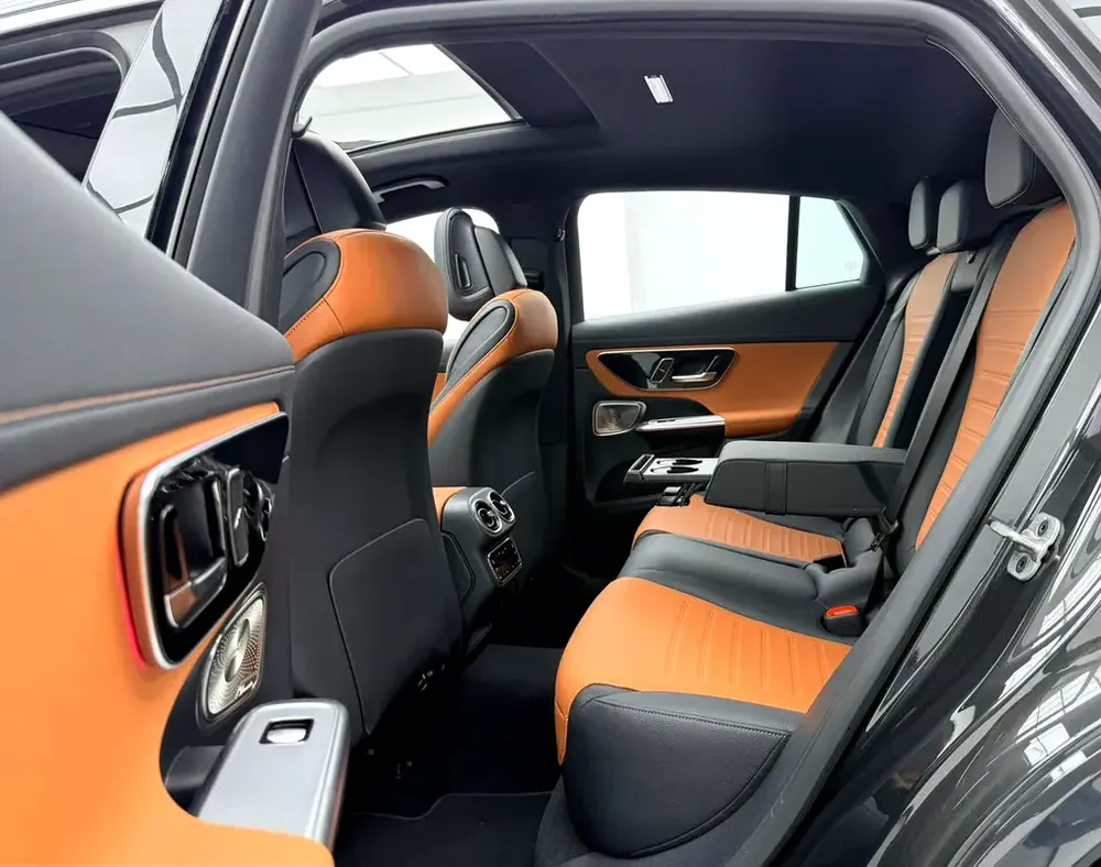 2026 Mercedes Benz GLC200 Premium Plus, 5 Years MB Warranty, Full MB Service History, Low Km, GCC - Image 17
