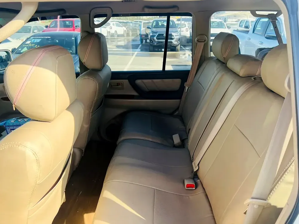 Toyota Land Cruiser GXR 2004 | GCC Specs - Image 7