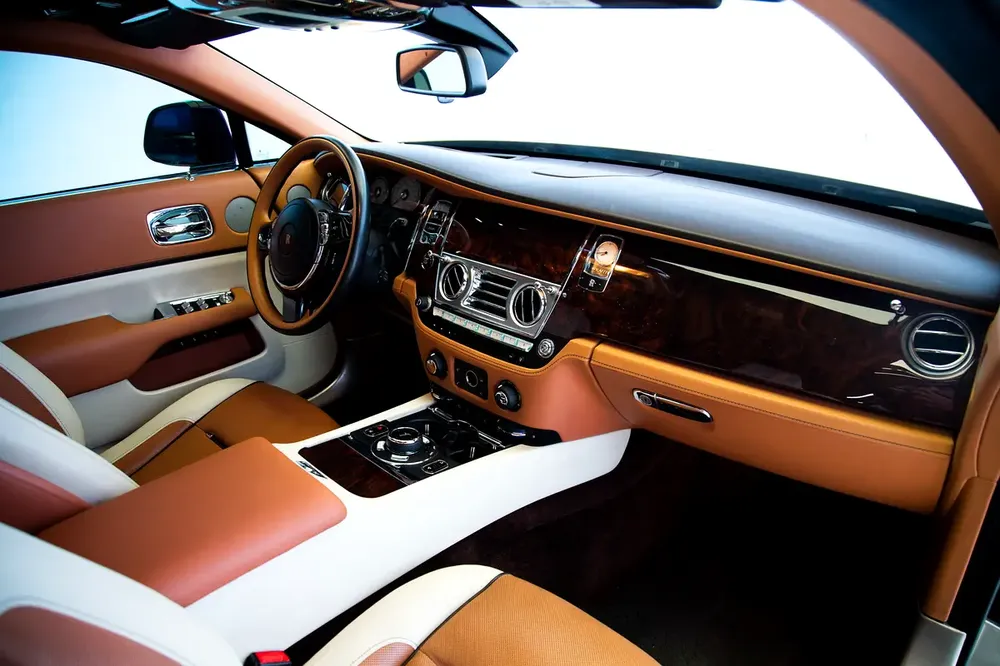 4 BUTTONS | TWO TONE INTERIOR | STARLIGHT | WRAITH - Image 11