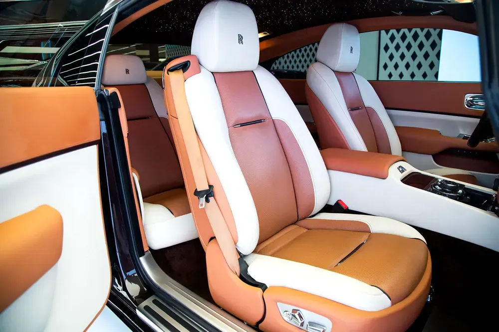 4 BUTTONS | TWO TONE INTERIOR | STARLIGHT | WRAITH - Image 8