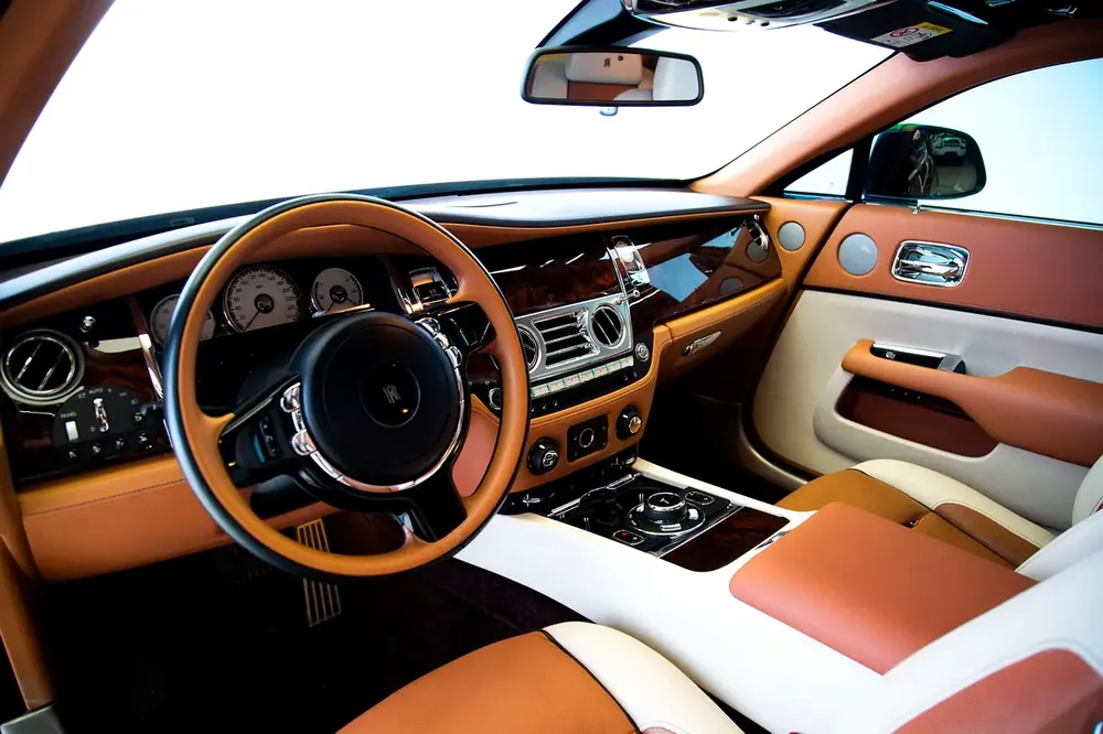 4 BUTTONS | TWO TONE INTERIOR | STARLIGHT | WRAITH - Image 9