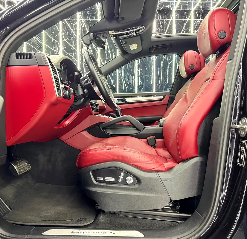 Porsche Cayenne S 2019 GCC specs for 175,000.00 AED - Image 11