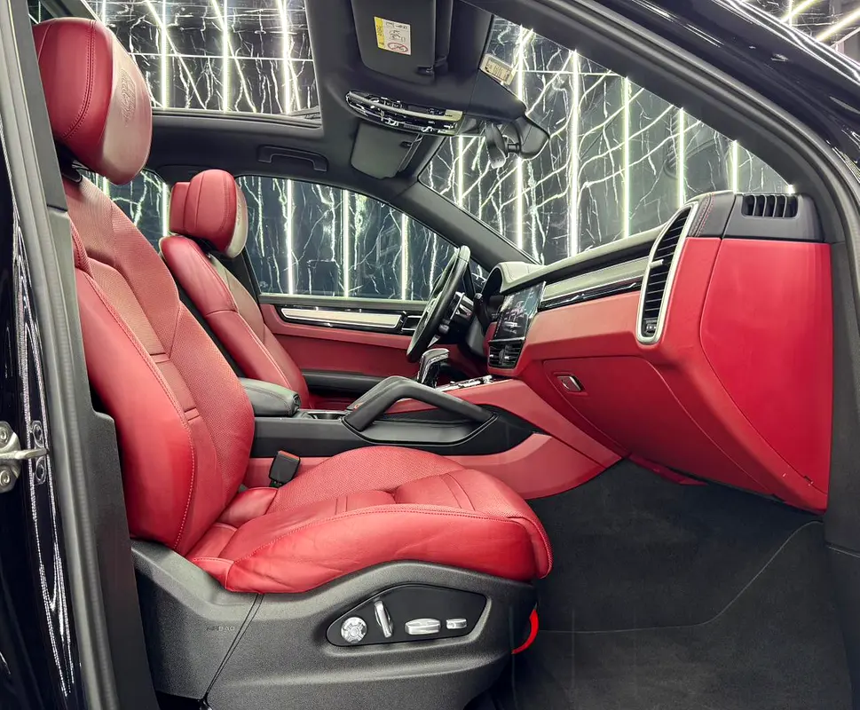 Porsche Cayenne S 2019 GCC specs for 175,000.00 AED - Image 12