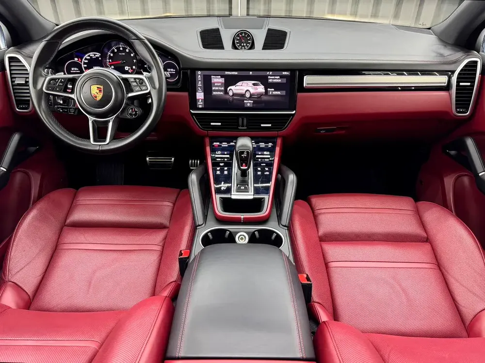 Porsche Cayenne S 2019 GCC specs for 175,000.00 AED - Image 17