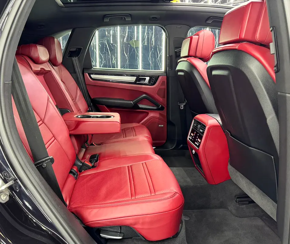 Porsche Cayenne S 2019 GCC specs for 175,000.00 AED - Image 19