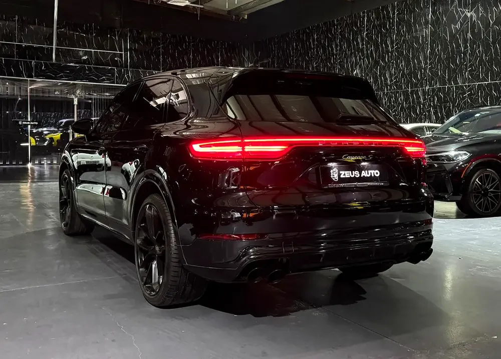 Porsche Cayenne S 2019 GCC specs for 175,000.00 AED - Image 5