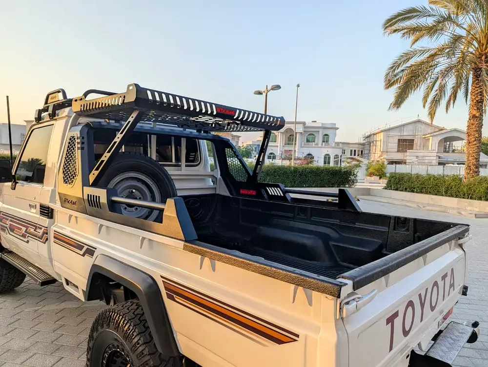 Toyota Land Cruiser 70 Series DIESEL LC 79 LX 2000 GCC Specs - Image 17