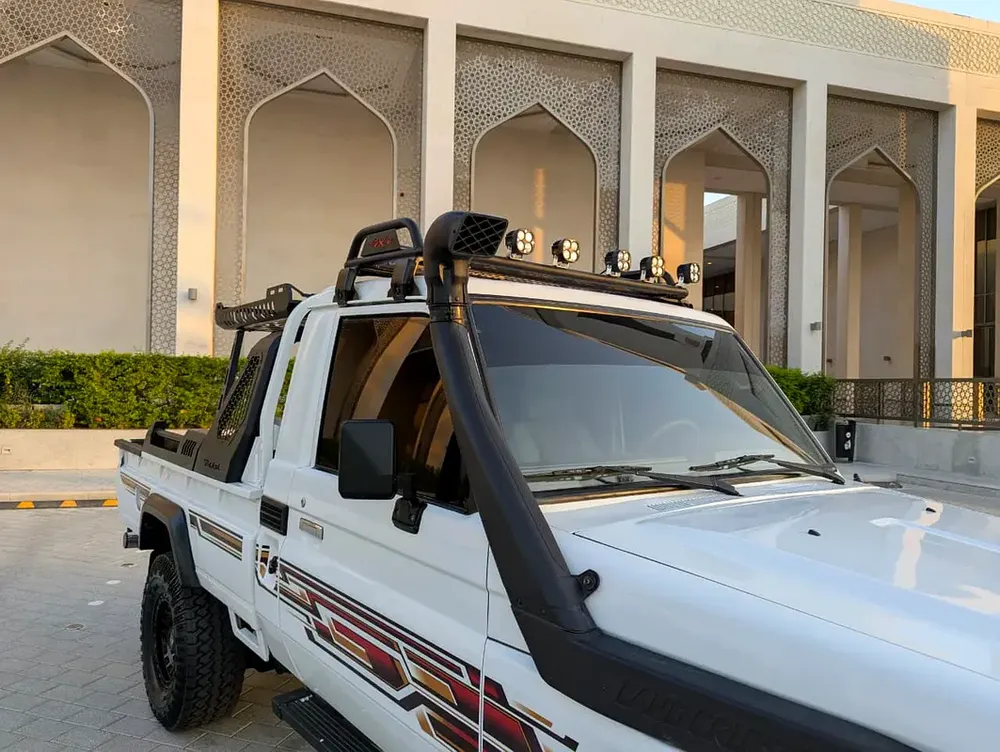 Toyota Land Cruiser 70 Series DIESEL LC 79 LX 2000 GCC Specs - Image 9
