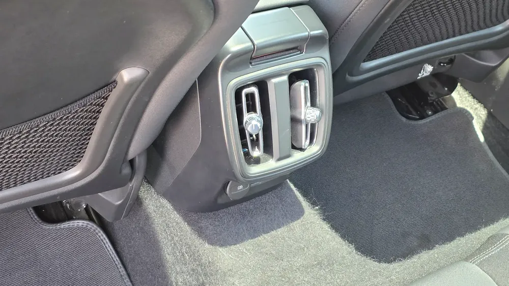 2023 POLESTAR 2 LONG RANGE SINGLE MOTOR | GCC SPEC | WARRANTY - Image 17