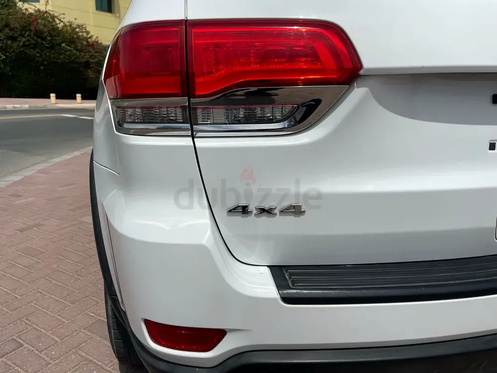 Jeep Grand Cherokee Laredo 2014 | Well Maintained | American Specs - Image 12