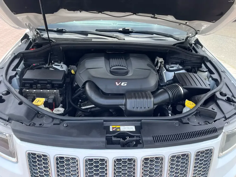 Jeep Grand Cherokee Laredo 2014 | Well Maintained | American Specs - Image 5